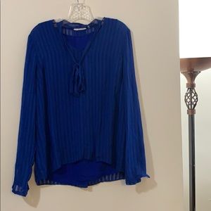 T Tahari top